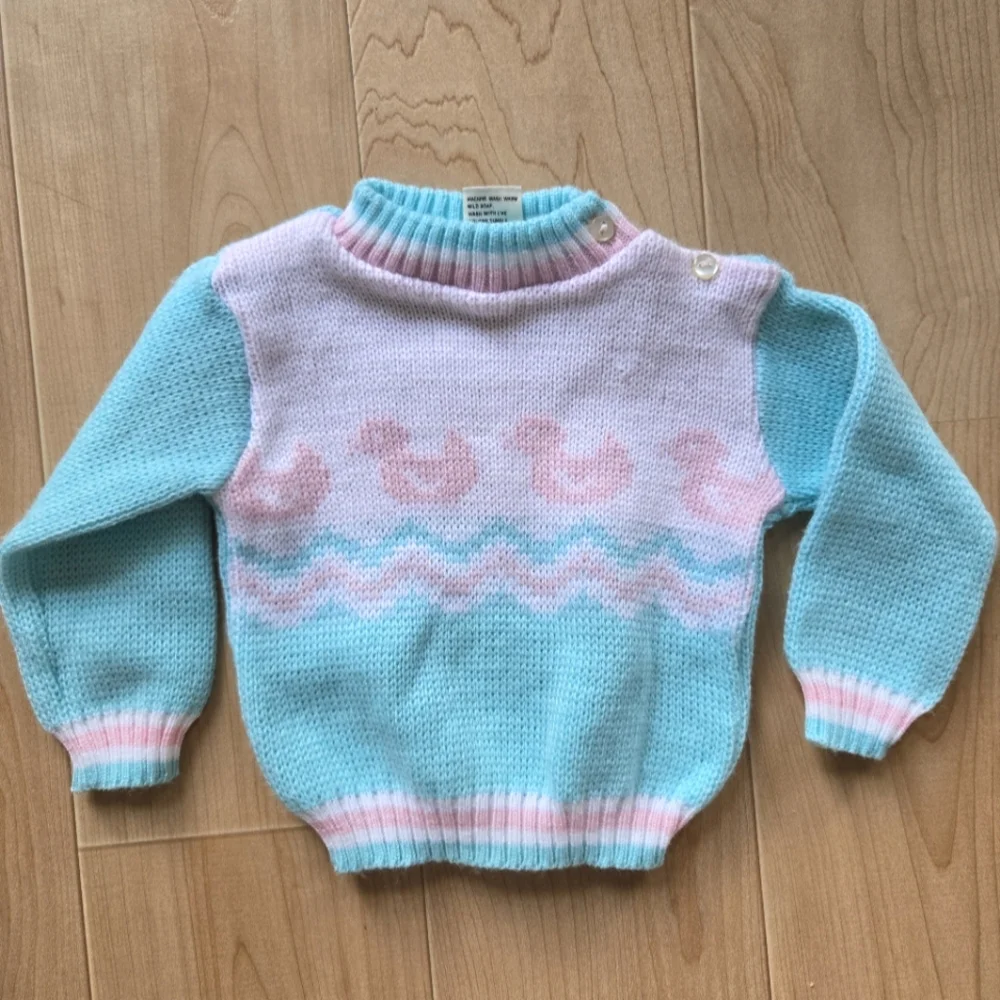 Vintage 1990s Childwise duck pastel teal/pink 2-piece sweater knit set